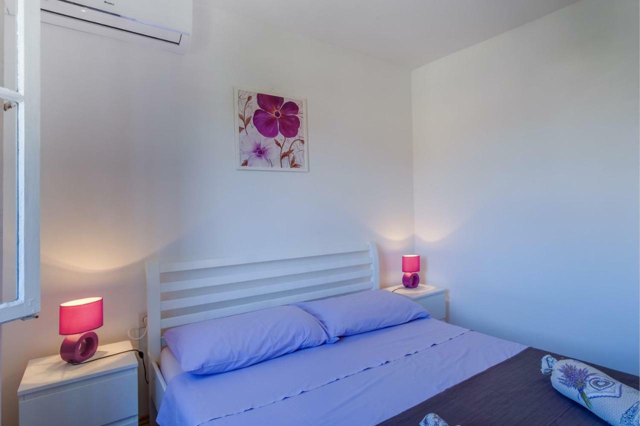 Vila Bugevilija Hotell Mali Lošinj Exteriör bild